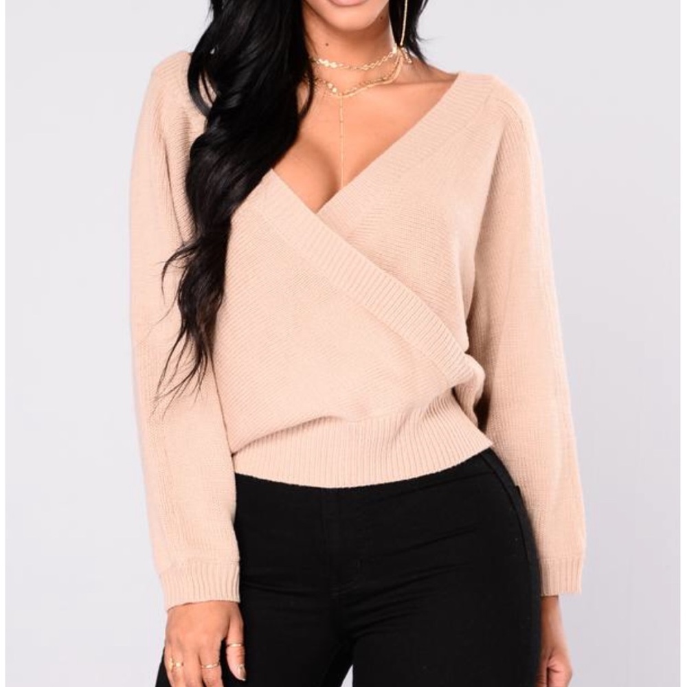 Fashion nova sweater top, open back